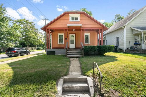 1702 S Taylor St, South Bend, IN, 46613-2030 | Card Image