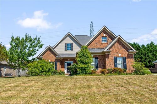 135 Oak Run Ct, Lewisville, NC, 27023-7500 | Card Image