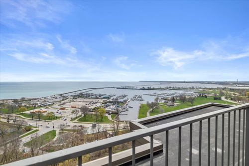 1919 N Summit Ave, Milwaukee, WI, 53202-1301 | Card Image
