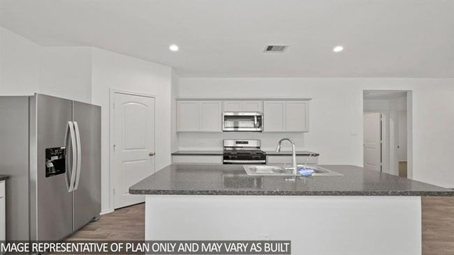 5807 Misty Eve Ln, House other with 3 bedrooms, 2 bathrooms and 2 parking in Spring TX | Image 5
