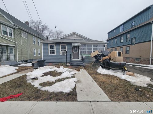 611 Main St, East Haven, CT, 06512-2002 | Card Image