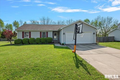504 N Bitterroot Dr, Athens, IL, 62613-9420 | Card Image