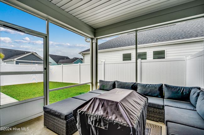 Screened Porch | Image 25