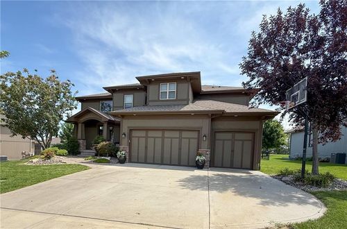 1225 Kingsland Cir, Raymore, MO, 64083-7202 | Card Image