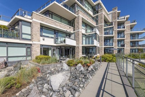 203-5665 Teredo St, Sechelt, BC, V7Z0J2 | Card Image