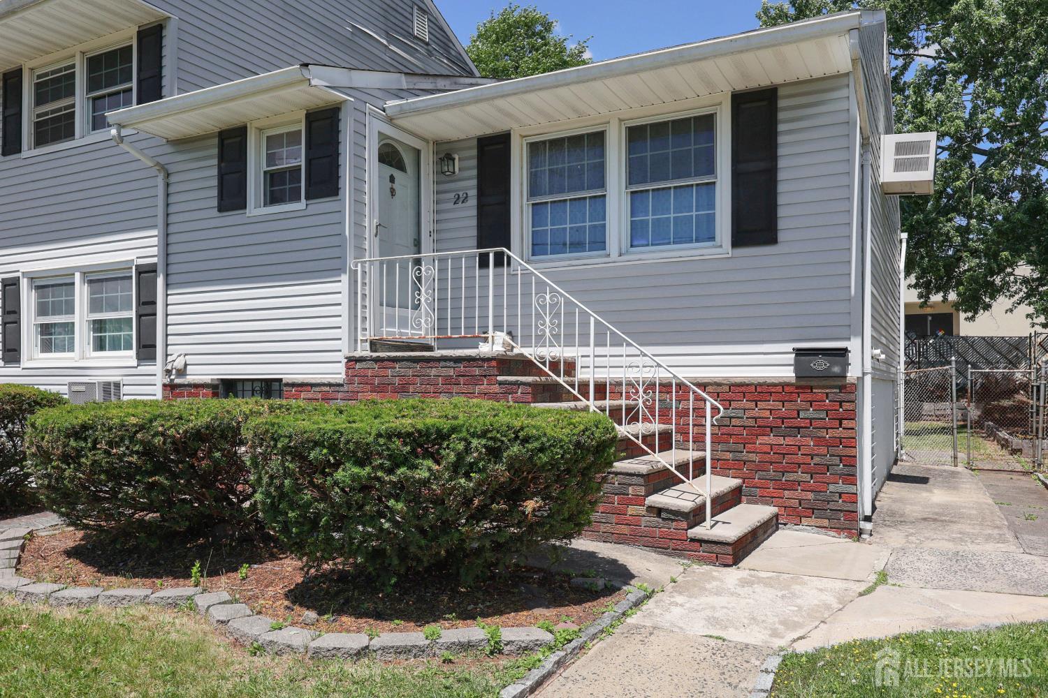 Residential in Fords 4