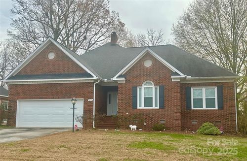1915 Millbrook Ln, Matthews, NC, 28104-2949 | Card Image