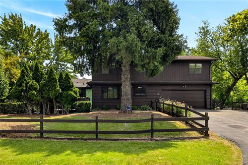 5 Beekman Pl, Brighton, NY, 14620-3331 | Card Image