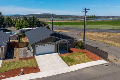 647 Liberty Dr, Metolius, OR, 97741-8723 | Card Image
