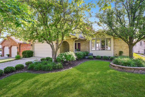 17081 Bonnie Trl W, Oak Forest, IL, 60452-4907 | Card Image
