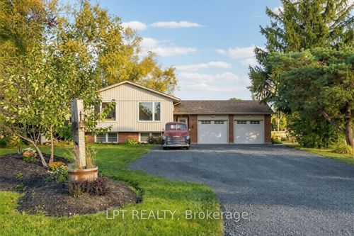 7429 Sideroad 20 Side Road, Mapleton, ON, N0B1A0 | Card Image