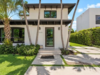 2135 N Bay Rd, House other with 5 bedrooms, 4 bathrooms and null parking in Miami Beach FL | Image 2