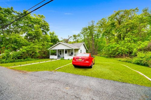 1870 Brookdale St, Yorktown Heights, NY, 10598-4534 | Card Image