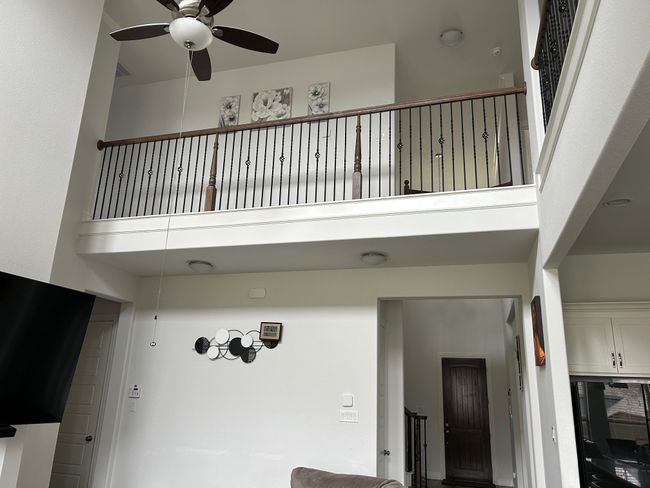 Interior details with a ceiling fan | Image 4