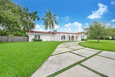 7445 Sw 147th St, House other with 4 bedrooms, 2 bathrooms and null parking in Palmetto Bay FL | Image 2