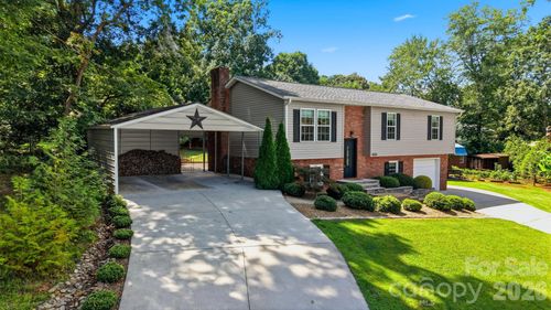 4536 Kings Ct, Hickory, NC, 28602-9766 | Card Image