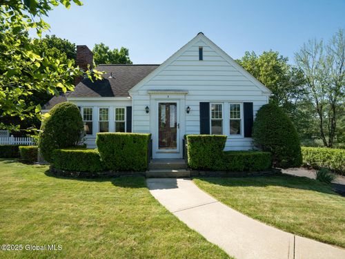 2 Arthur Rd, Newtonville, NY, 12110-5102 | Card Image