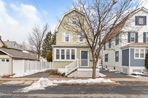 7 Pine St, Bloomfield, NJ, 07003-4931 | Card Image