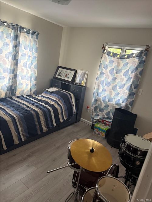20 Quail Run, Massapequa, NY, 11758-5661 | Card Image