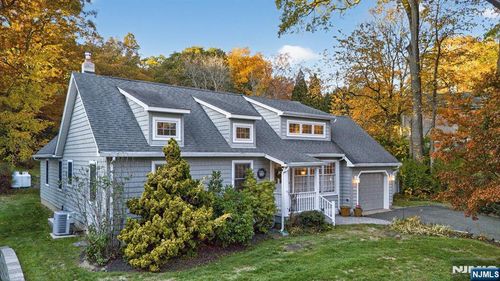 33 Shawnee Pkwy, Wharton, NJ, 07885-2915 | Card Image