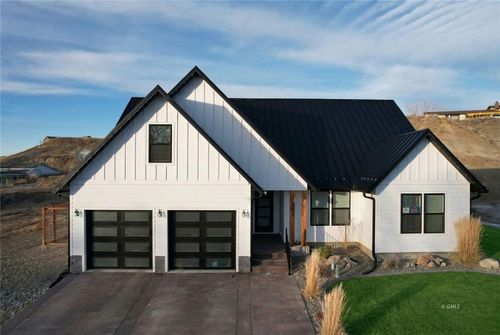 211 Georgetown Drive, Glendive, MT, 59330 | Card Image