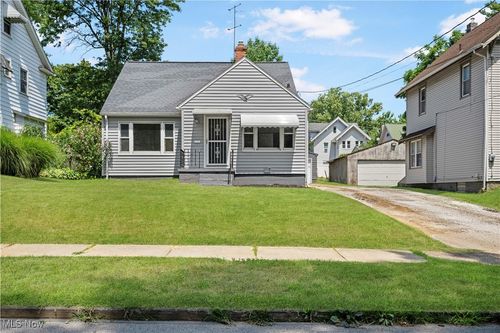 1001 Emma Ave, Akron, OH, 44302-1113 | Card Image