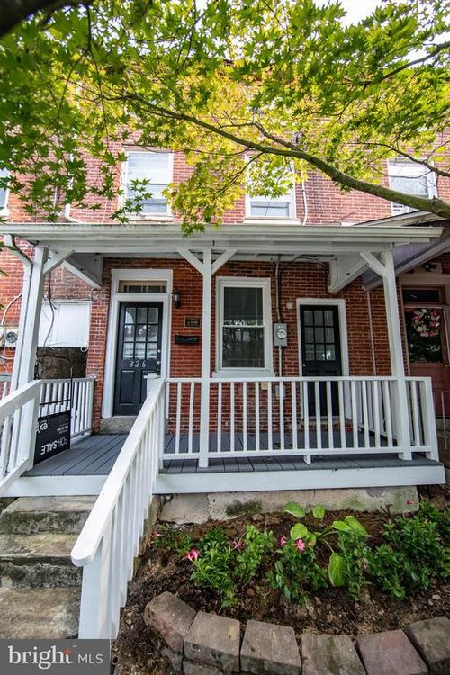 326 E Linden St, Kennett Square, PA, 19348-2911 | Card Image