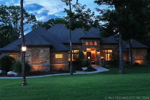 17743 E Red Hawk Rd, Owasso, OK, 74055-2653 | Card Image