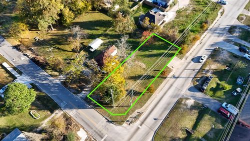 1097 Dewalt St, Houston, TX, 77088-5051 | Card Image