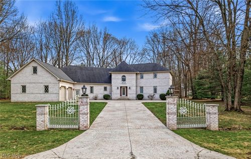 1887 Pearce Cir, Salem, OH, 44460-1861 | Card Image