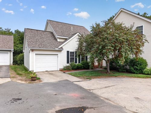 11 Echo Shore Dr, Merrimack, NH, 03054-4076 | Card Image