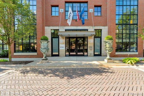 unit-302-2051 Villa Rd, Birmingham, MI, 48009-6571 | Card Image