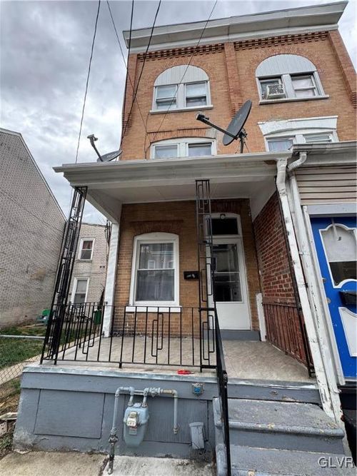 925 W Liberty St, Allentown, PA, 18102-5532 | Card Image
