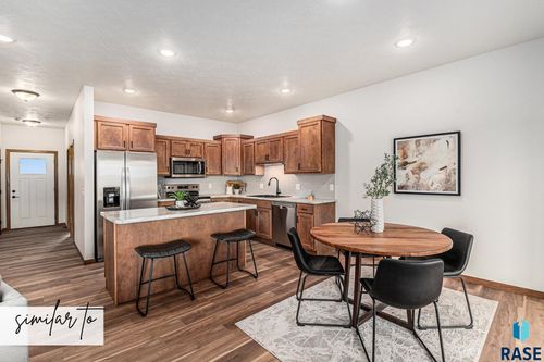 9209 W 43rd St, Sioux Falls, SD, 57106-1289 | Card Image