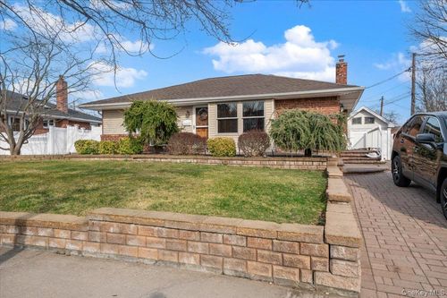 471 Parker Avenue, Hempstead, NY, 11756 | Card Image