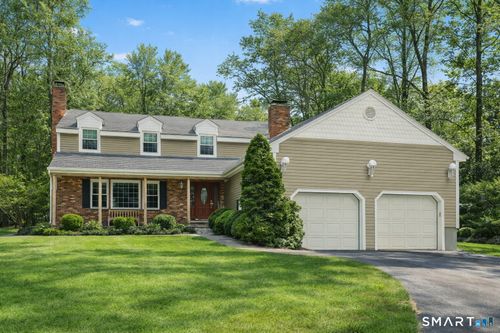 27 Lumanor Dr, Stamford, CT, 06903-5020 | Card Image