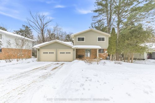 235 Thomas St, Deep River, ON, K0J1P0 | Card Image