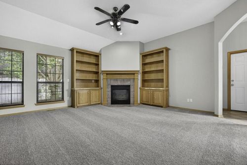 11742 Hollyrock Dr, Yukon, OK, 73099-6553 | Card Image