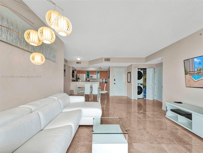 APT-806 - 17555 Atlantic Blvd, Condo with 2 bedrooms, 2 bathrooms and null parking in Sunny Isles Beach FL | Image 6