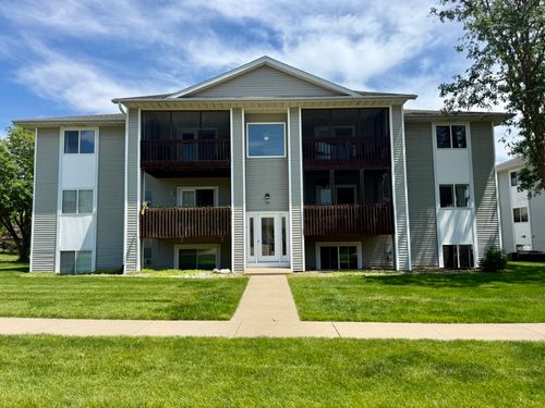 9-540 Augusta Circle, North Liberty, IA, 52317 | Card Image