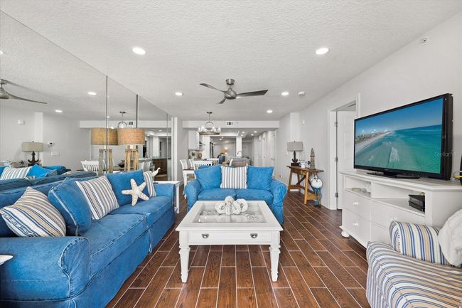 Living Room | Image 24