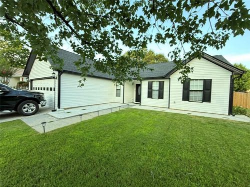 990 Amelia Grove Ln, Lawrenceville, GA, 30045-6848 | Card Image