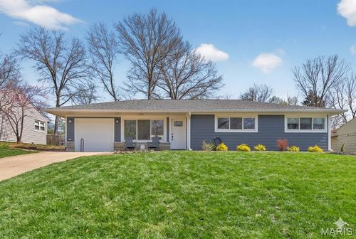 128 Embassy Ln, Kirkwood, MO, 63122-3713 | Card Image