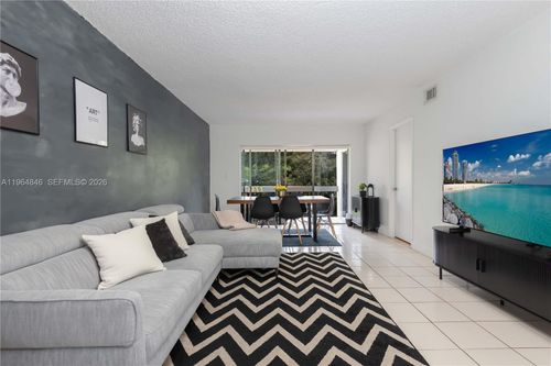 apt-205-8885 Fontainebleau Blvd, Miami, FL, 33172-4415 | Card Image