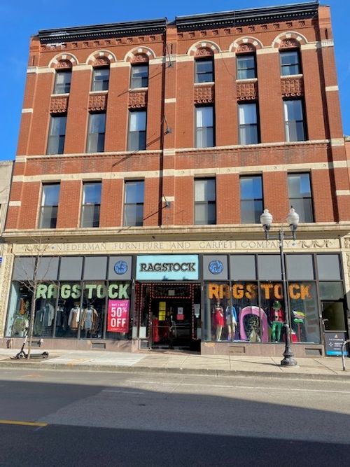 4b-1459 N Milwaukee Ave, Chicago, IL, 60622-2043 | Card Image