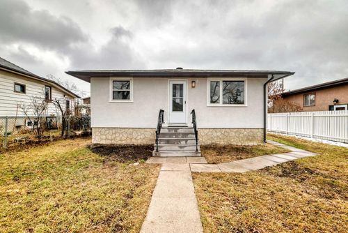 7634 21 St Se, Calgary, AB, T2C0V5 | Card Image