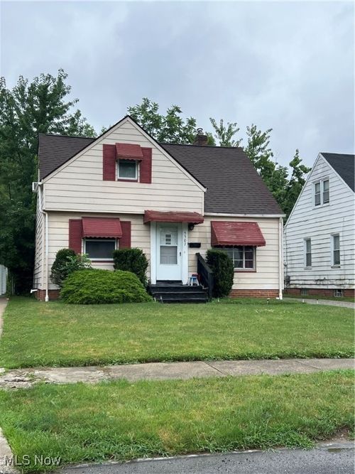 5507 Hollywood Ave, Maple Heights, OH, 44137-2331 | Card Image
