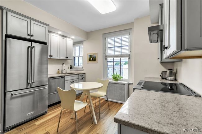 APT-6B - 33 Gates Cir, Condo with 2 bedrooms, 2 bathrooms and null parking in Buffalo NY | Image 7