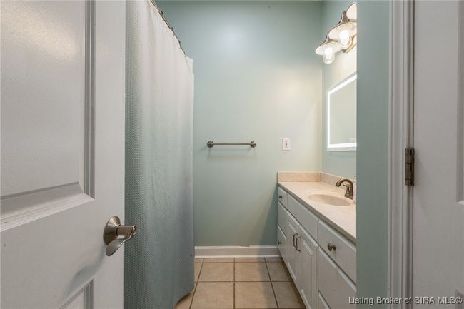 5834 E Bear Creek Rd, Home with 4 bedrooms, 3 bathrooms and null parking in Pekin IN | Image 39