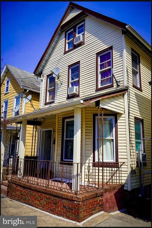 133 Suydam St, New Brunswick, NJ, 08901-2663 | Card Image